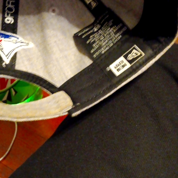 BLUE JAYS NEW ERA HAT VELCRO - Picture 3 of 3